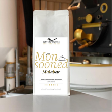 Laden Sie das Bild in den Galerie-Viewer, Monsooned Malabar

